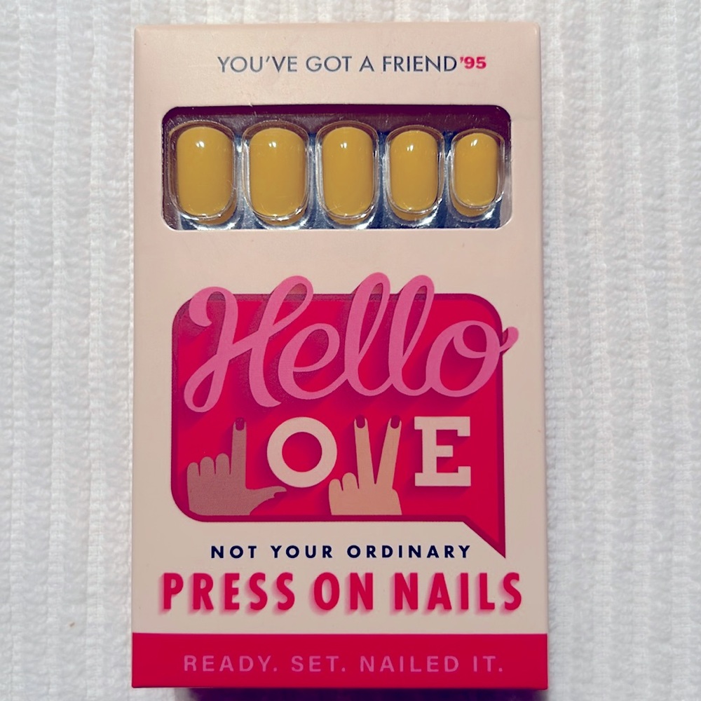 Hello Love Press on nails.